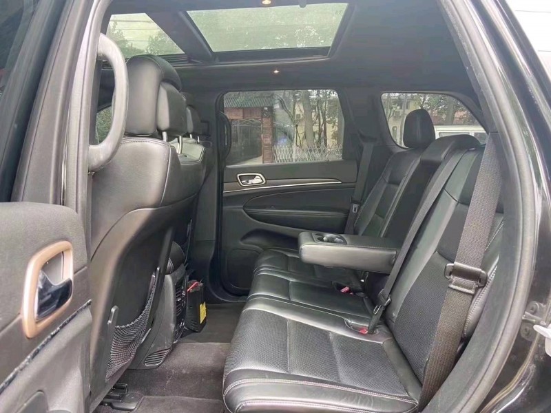 东营17年Jeep大切诺基8