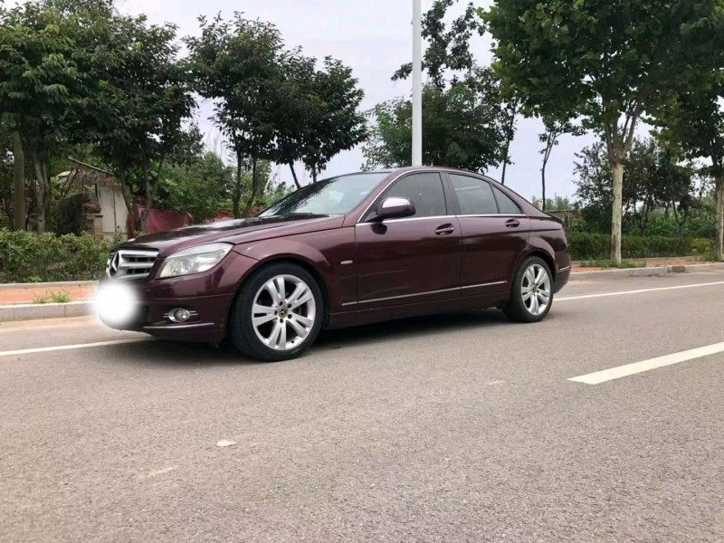 东营09年奔驰C8