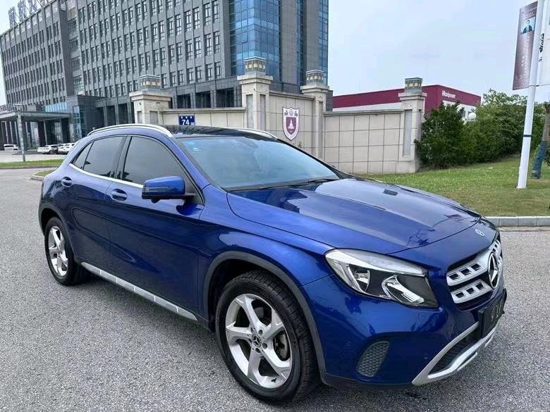 盐城19年奔驰GLA3