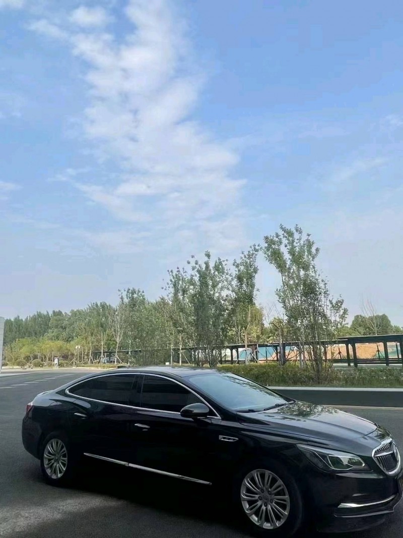 枣庄18年别克君越2