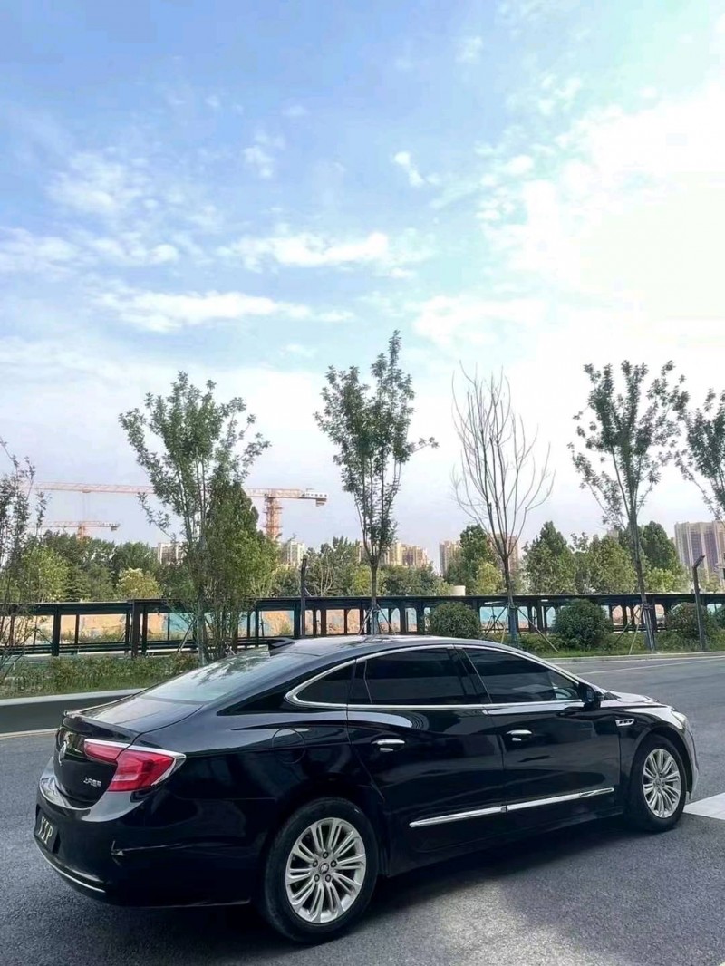 枣庄18年别克君越7