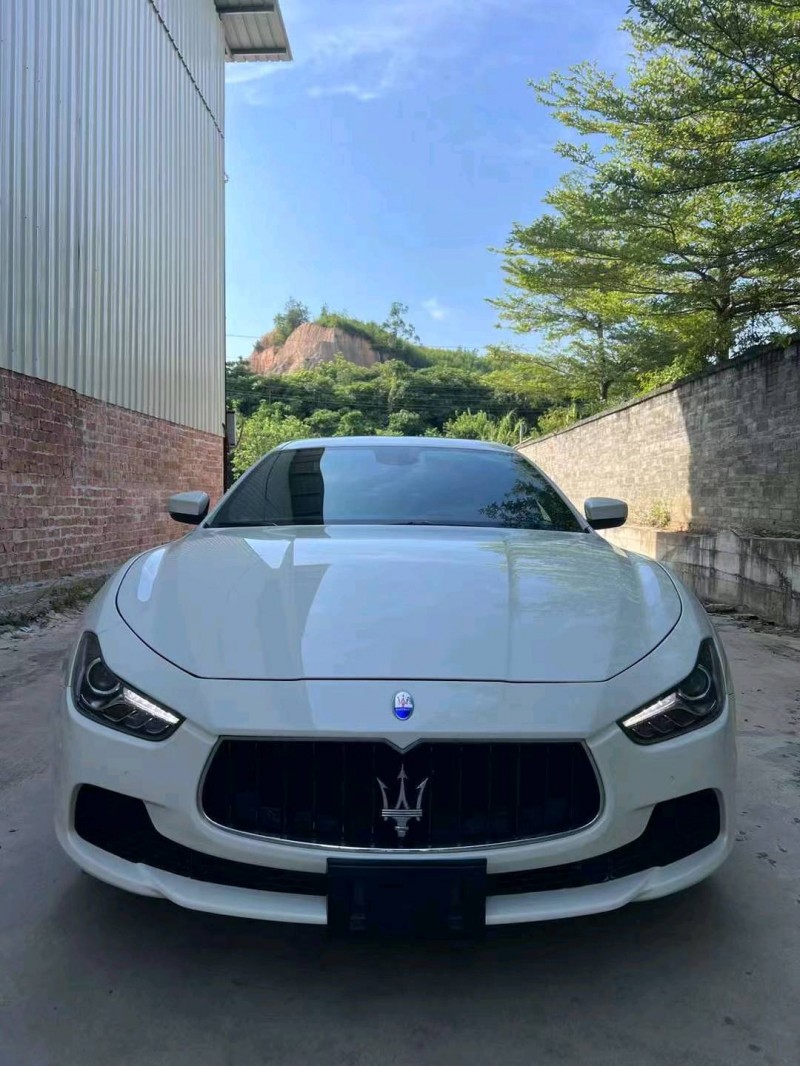 宜昌17年玛莎拉蒂Ghibli1