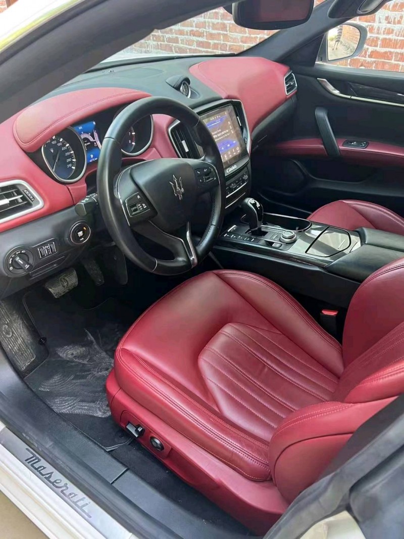 宜昌17年玛莎拉蒂Ghibli4