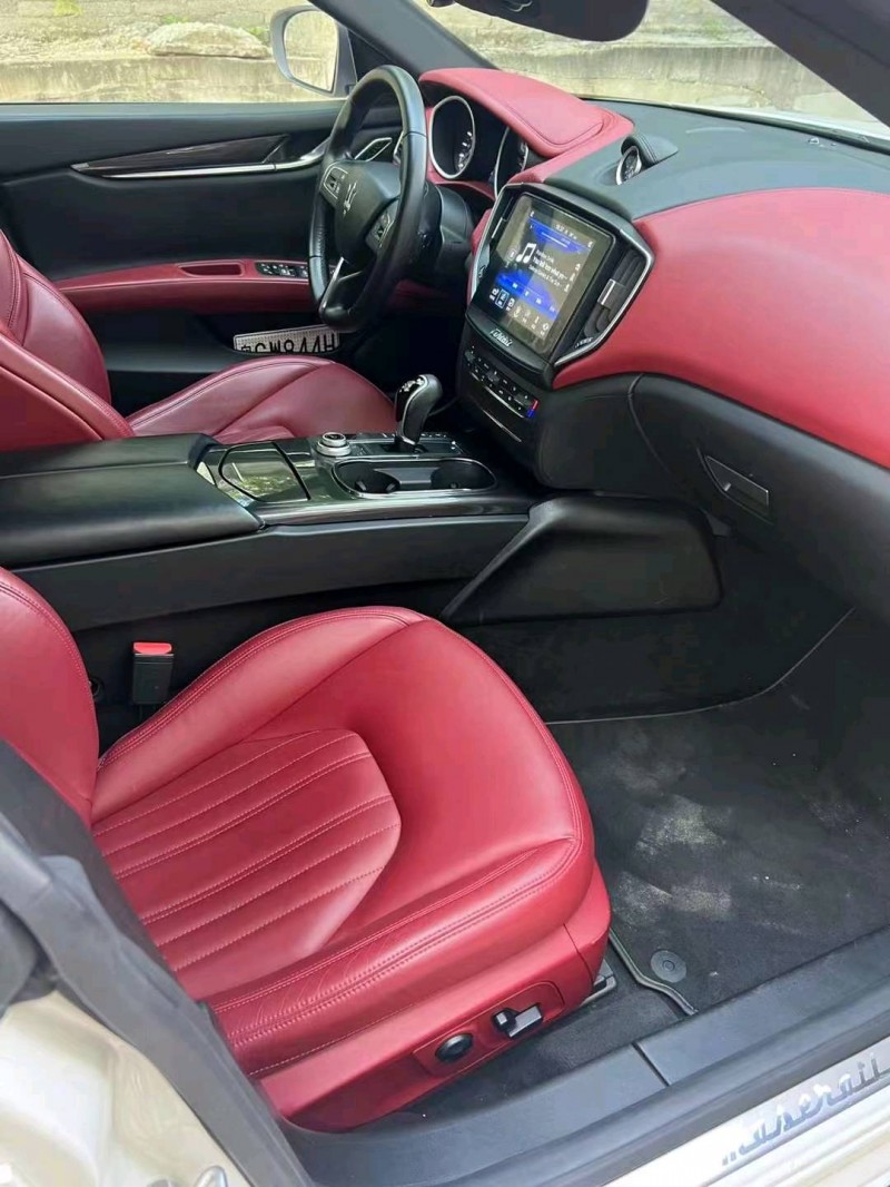 宜昌17年玛莎拉蒂Ghibli8