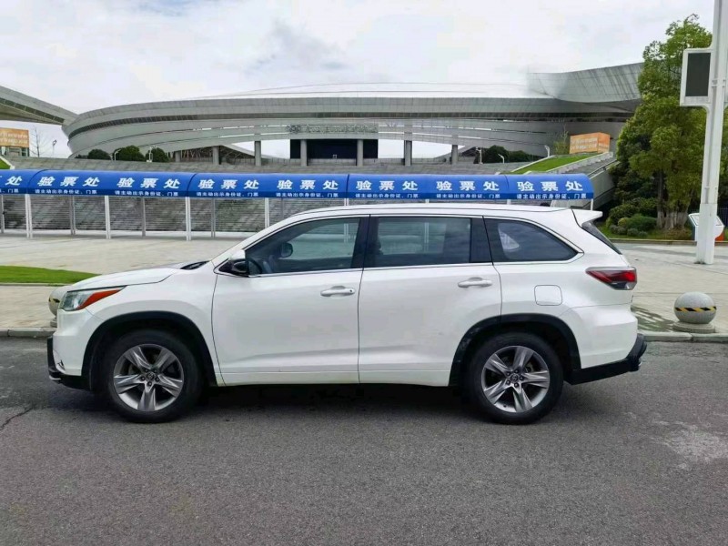 宜昌17年丰田汉兰达8