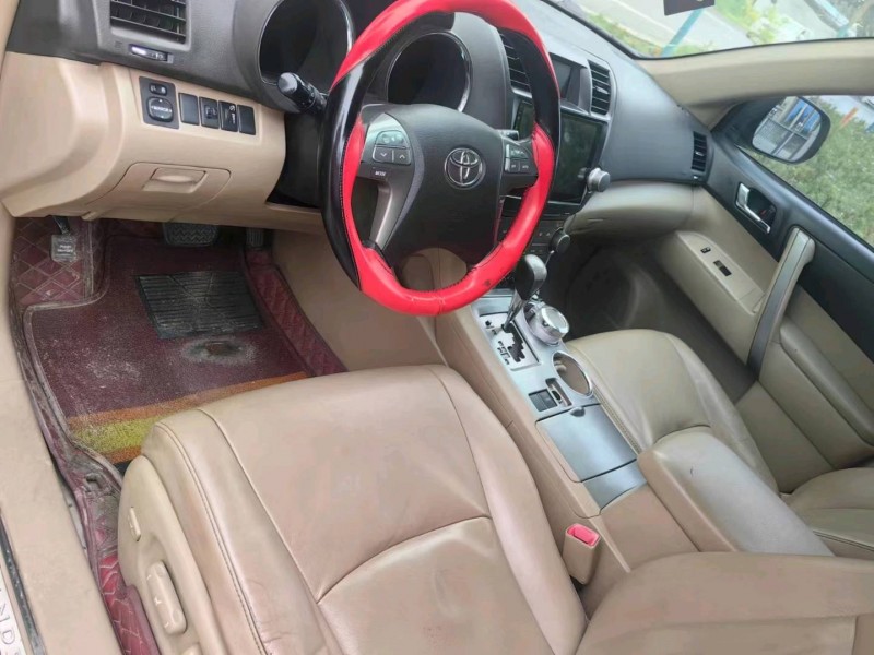 保定12年丰田汉兰达5