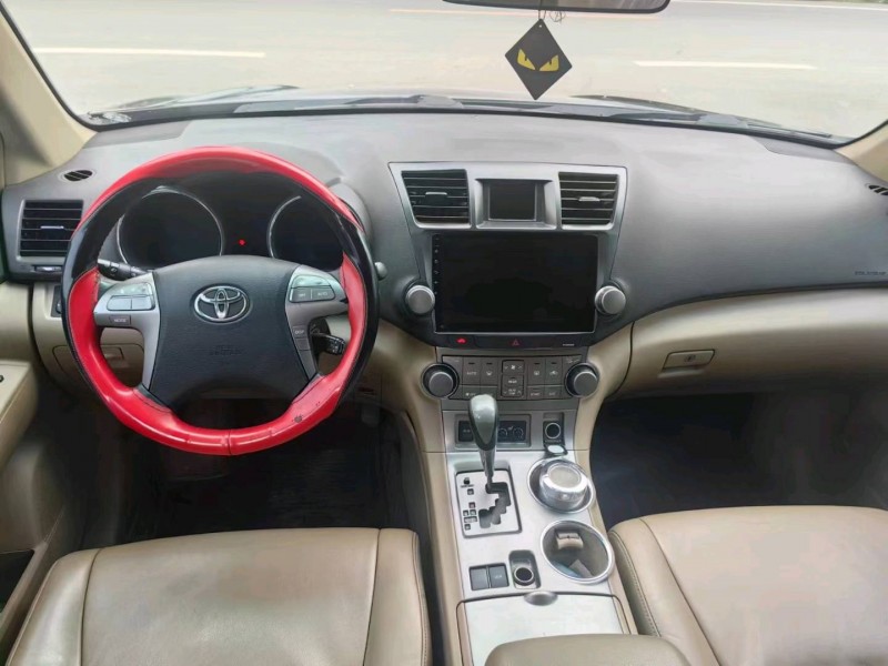 保定12年丰田汉兰达6