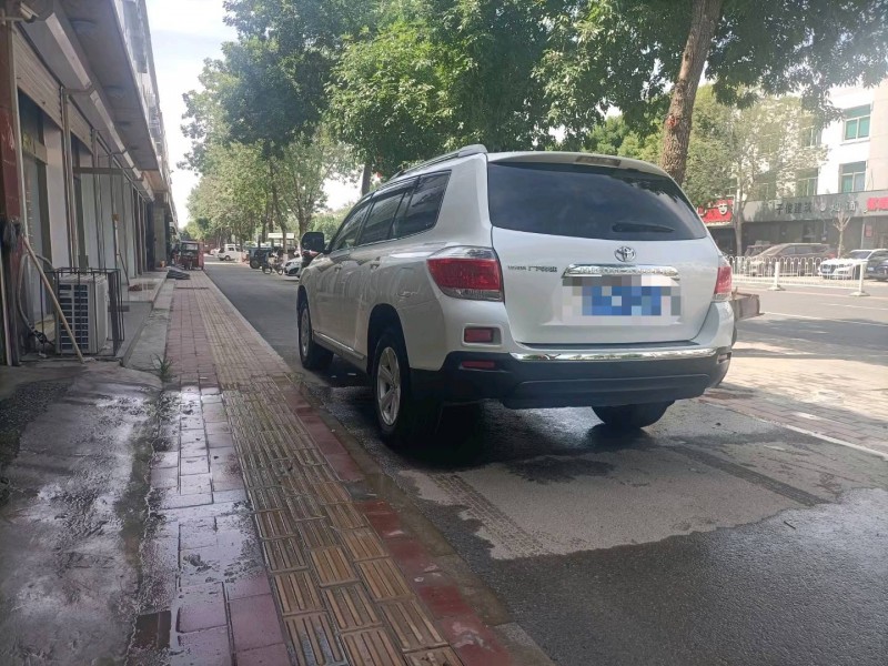 保定14年丰田汉兰达8