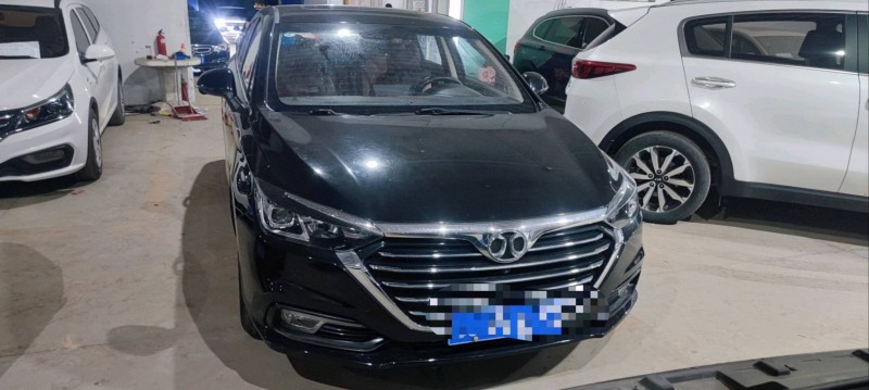 保定18年北汽绅宝D801