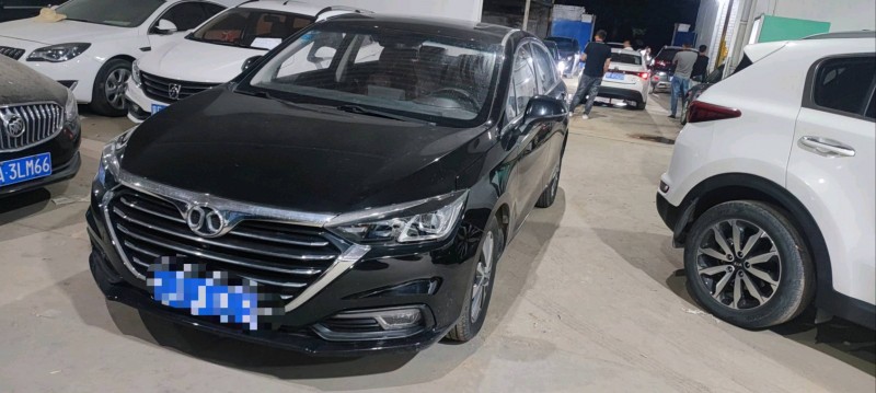 保定18年北汽绅宝D802