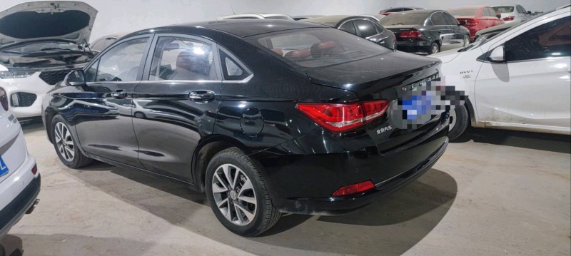 保定18年北汽绅宝D804