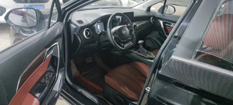 保定18年北汽绅宝D806