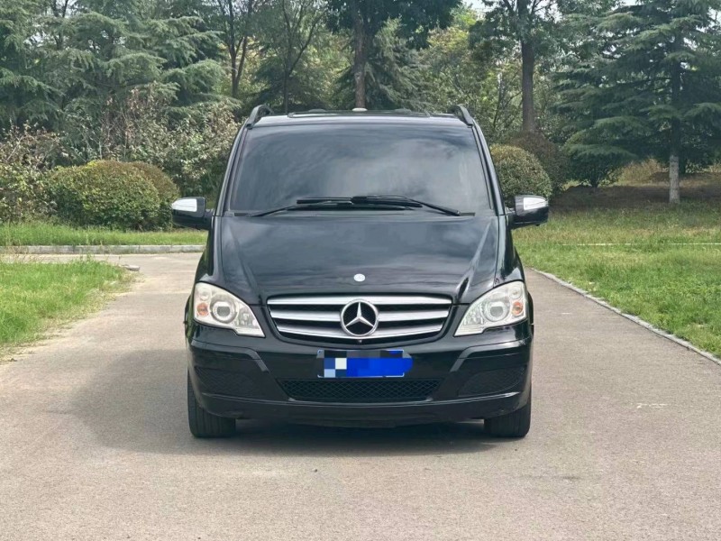 枣庄13年奔驰唯雅诺1