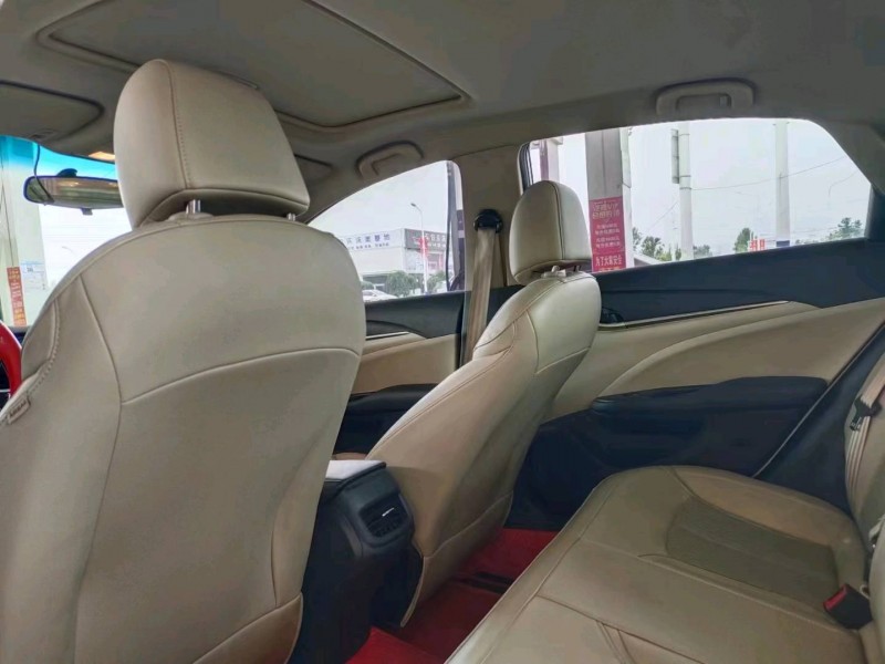 保定17年别克英朗8