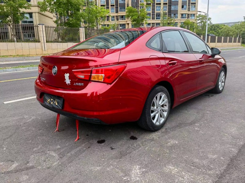 苏州16年别克威朗9