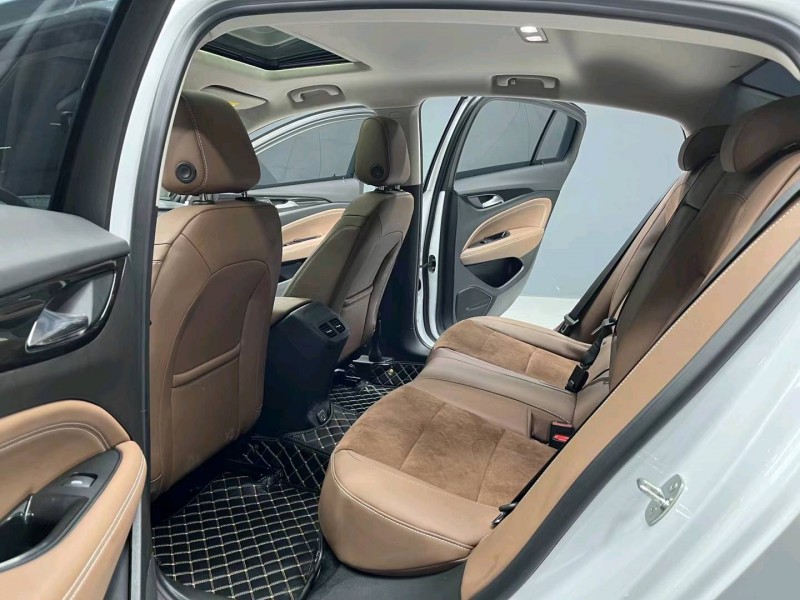 成都23年别克君威6