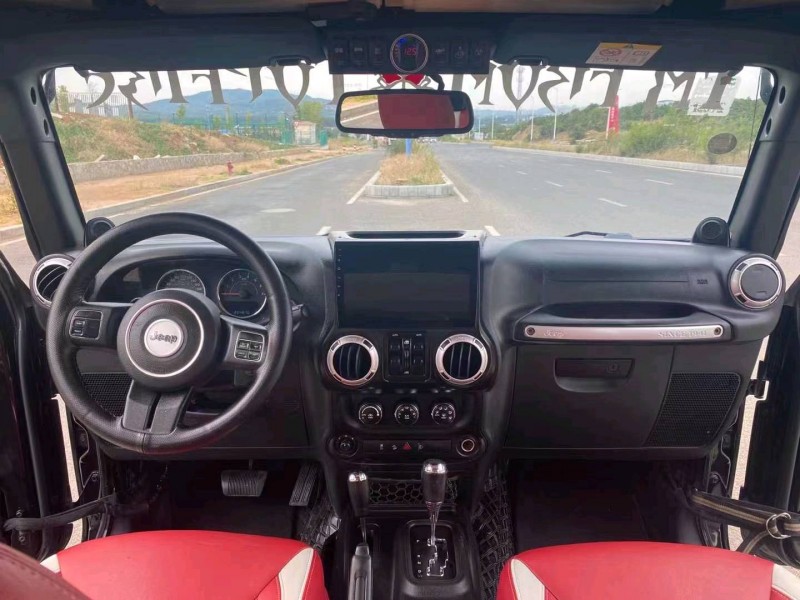 枣庄14年Jeep牧马人9