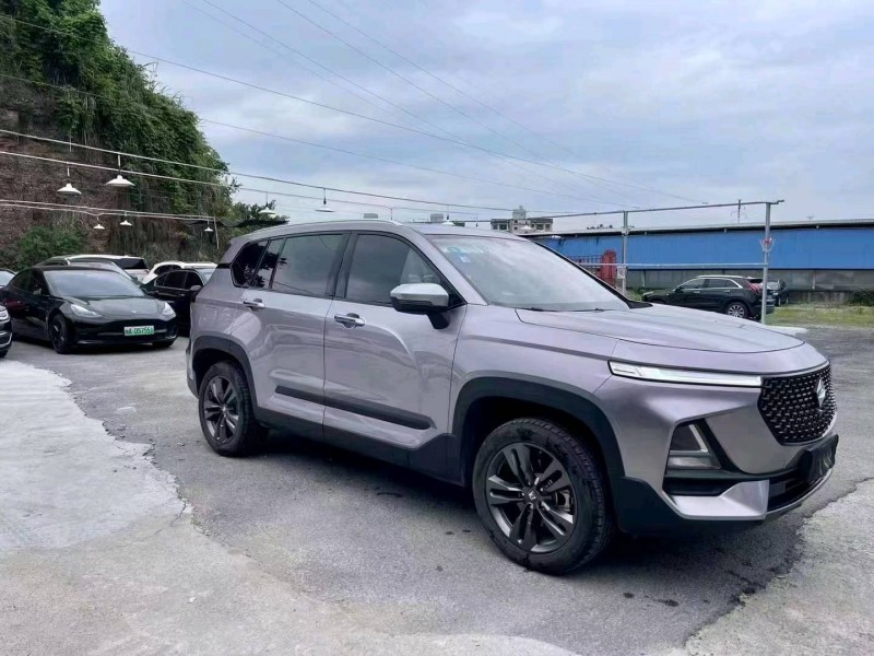 宜昌20年寶駿RS52