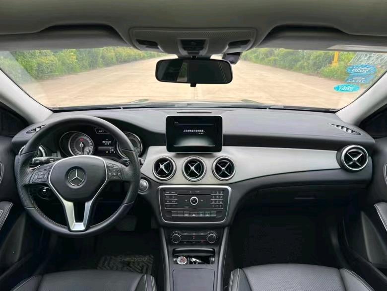 盐城16年奔驰GLA7