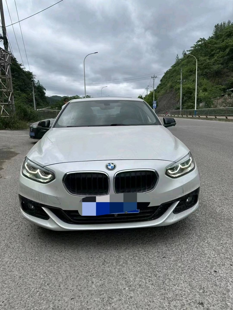 重庆19年宝马1系1