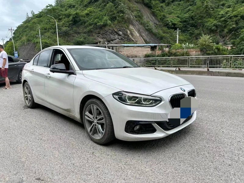 重庆19年宝马1系2