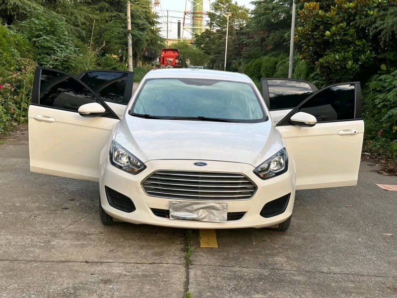 徐州20年福特福睿斯8