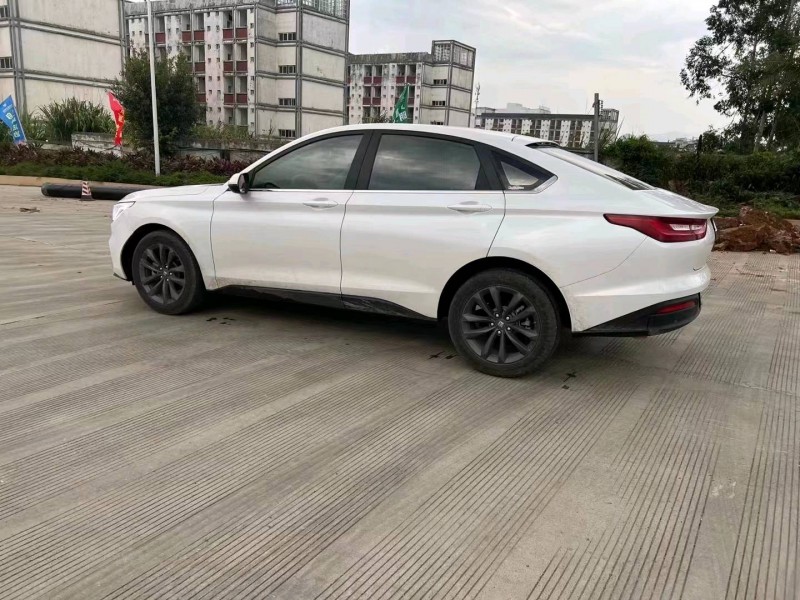 桂林19年寶駿RC64