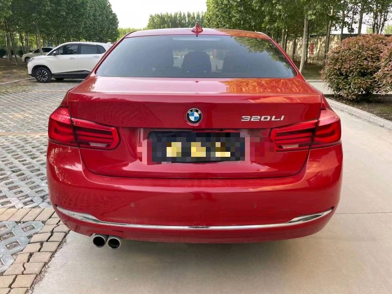 济宁17年宝马3系9