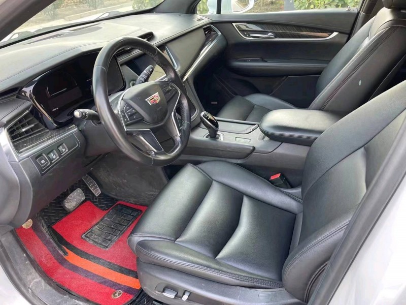 济宁17年凯迪拉克XT55