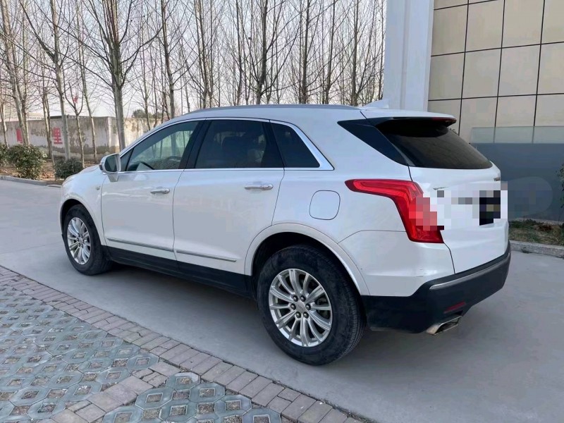 济宁17年凯迪拉克XT57