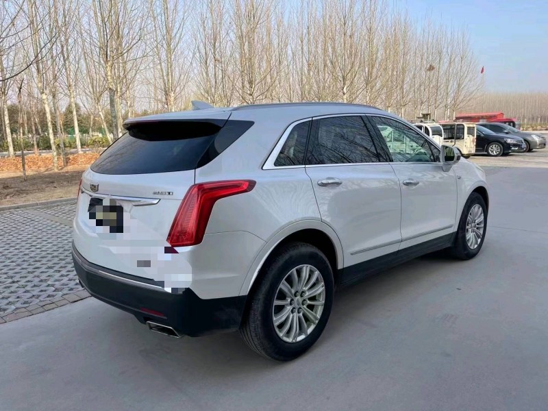 济宁17年凯迪拉克XT58