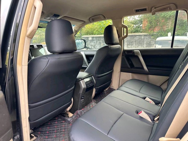 济宁12年丰田普拉多6