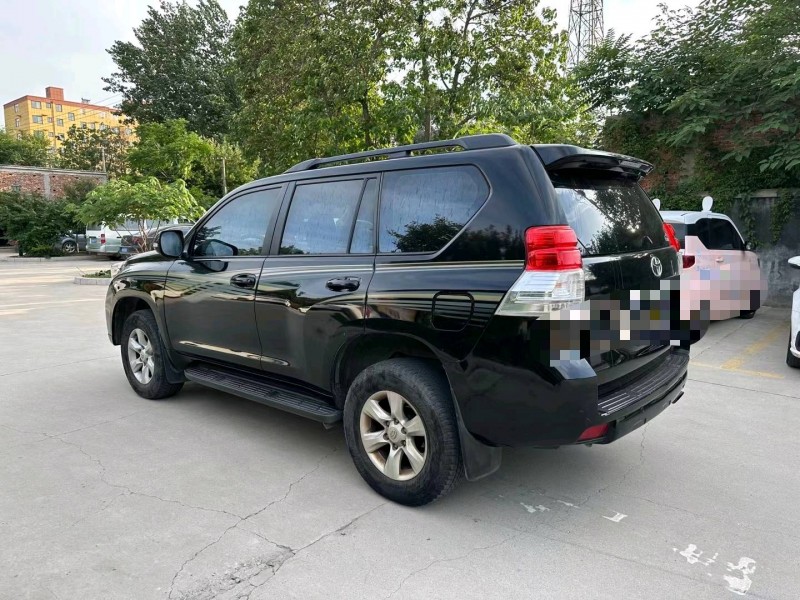 济宁12年丰田普拉多8