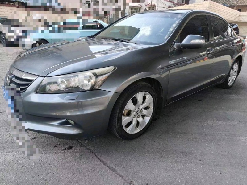 潍坊13年本田雅阁3