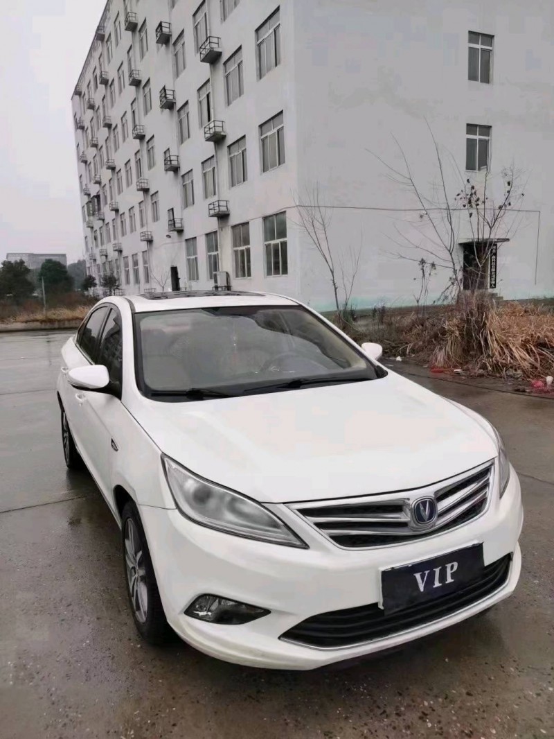 襄陽16年長安汽車逸動2