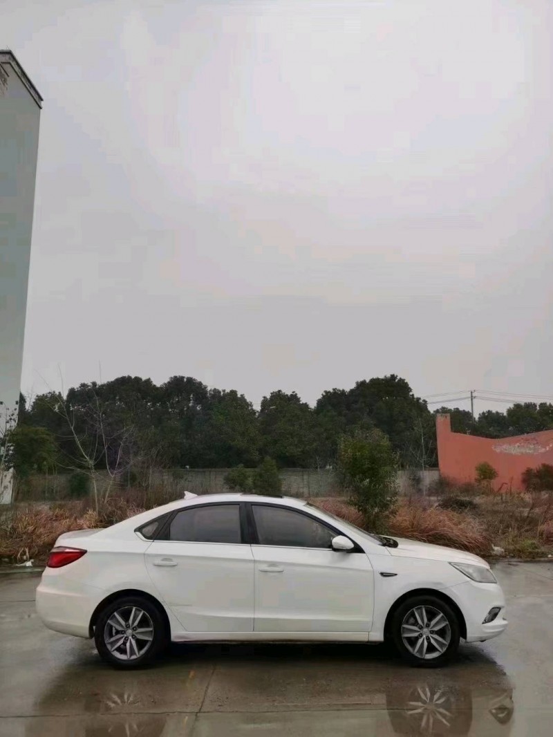 襄陽16年長安汽車逸動3