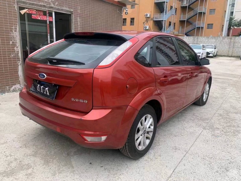 珠海15年福特福克斯5