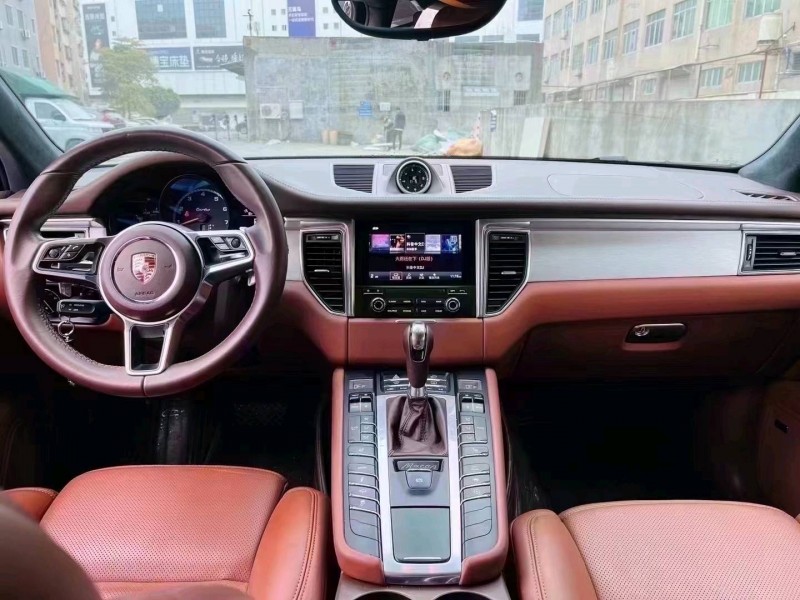 广州17年保时捷Macan7