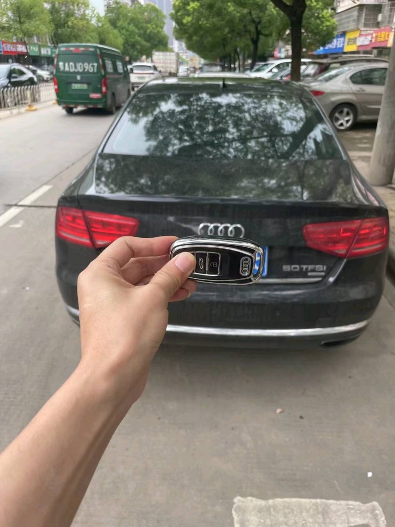 宜昌14年奥迪A8L3