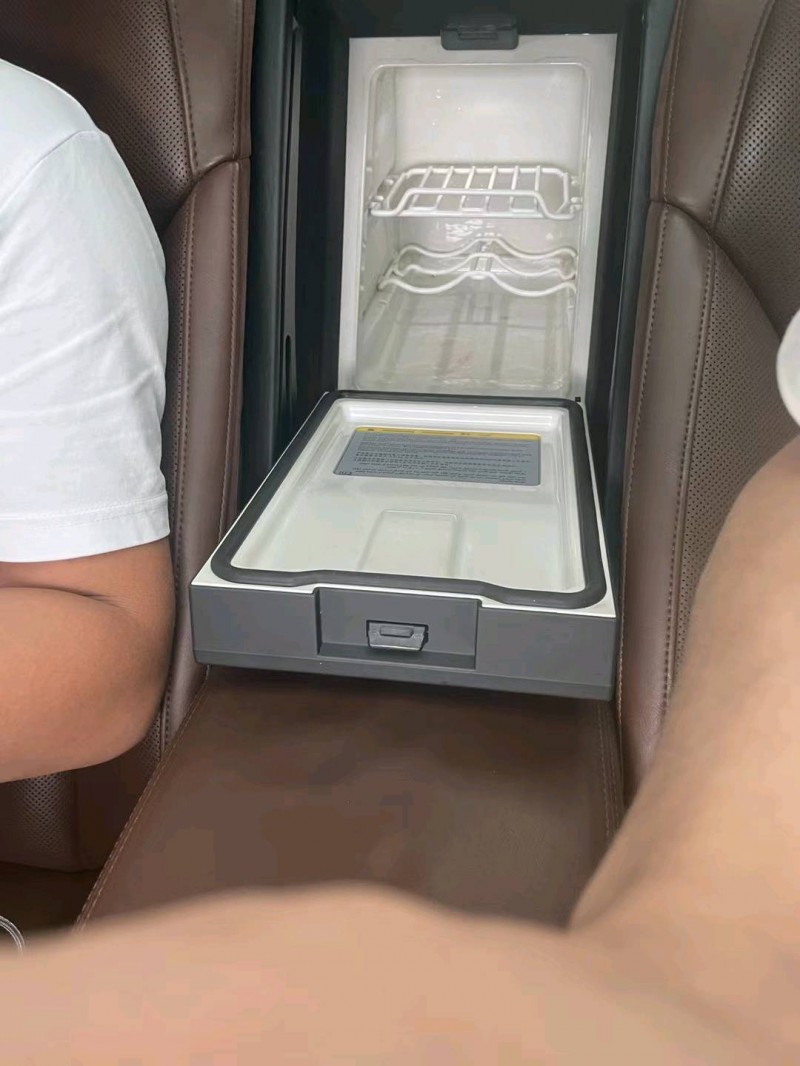 宜昌14年奥迪A8L4