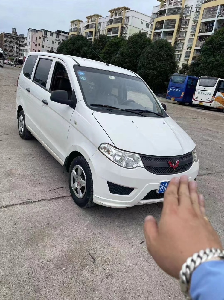 南寧17年五菱汽車宏光3