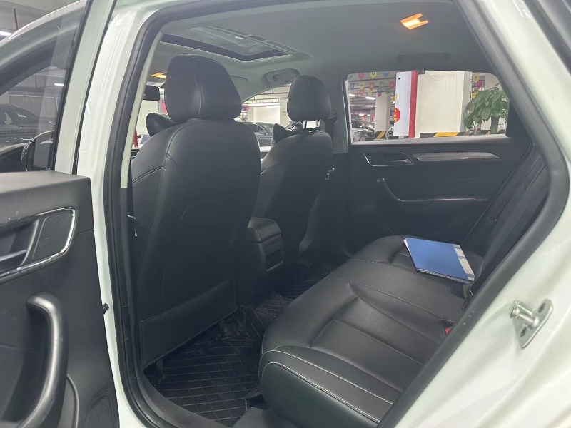 成都18年荣威i66