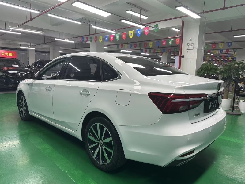 成都18年荣威i67