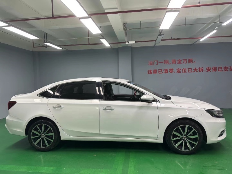 成都18年荣威i68