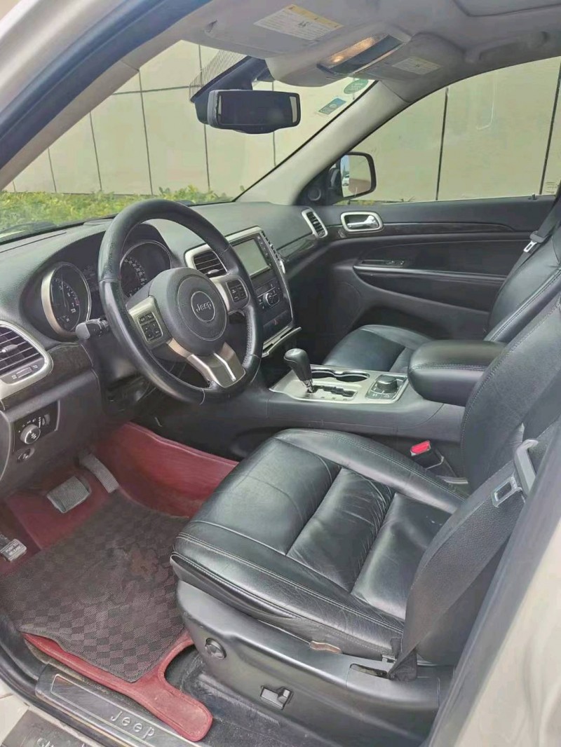 枣庄12年Jeep大切诺基3