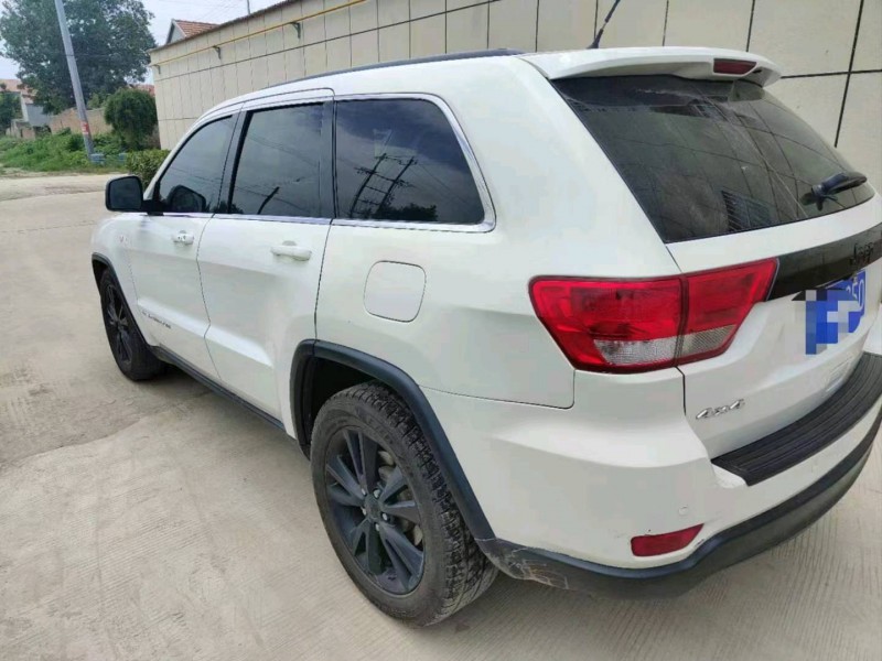 枣庄12年Jeep大切诺基5