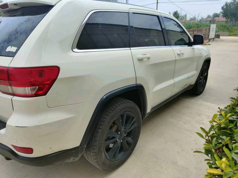 枣庄12年Jeep大切诺基7