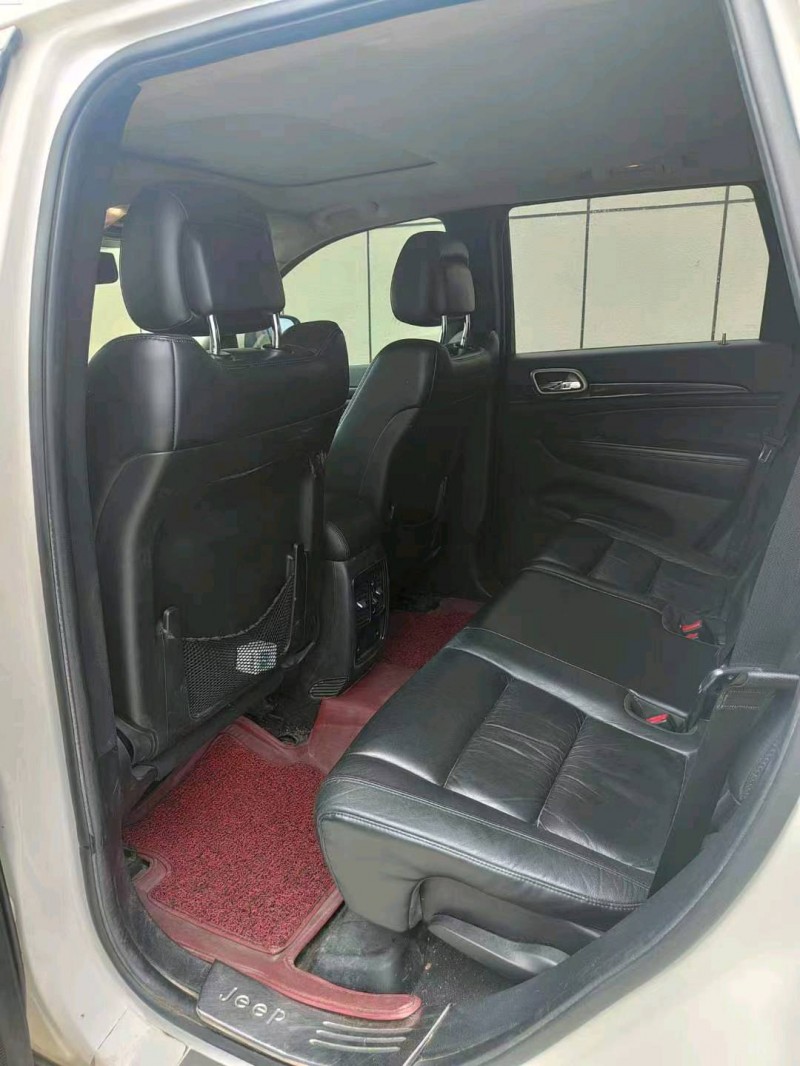 枣庄12年Jeep大切诺基9