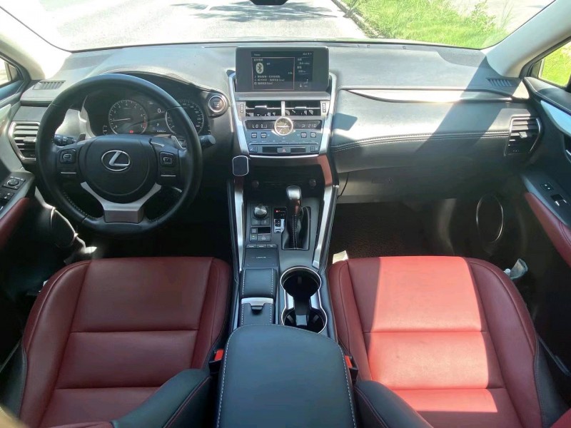广州21年雷克萨斯NX4