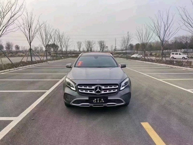 徐州18年奔驰GLA1
